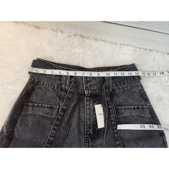 Forever 21 Women's Black Solid High Rise Belted Straight Ankle Jeans Size 27 NWT - Picture 5 of 7